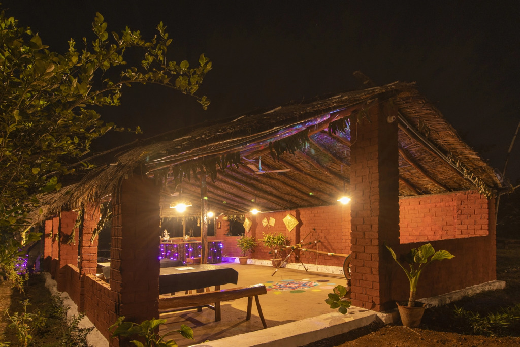 Pachmarhi Foothill Cottages by Vanyum
