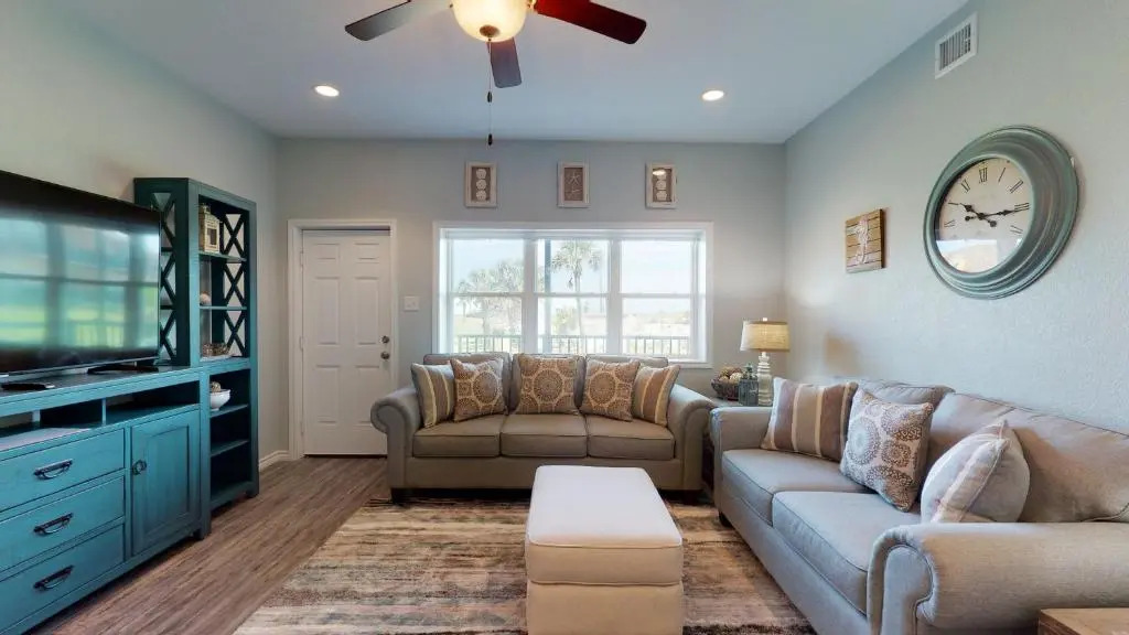 IR45 Bottom Floor Condo, 3 Bedrooms 2 Bath, View of Shared Pool, Boardwalk