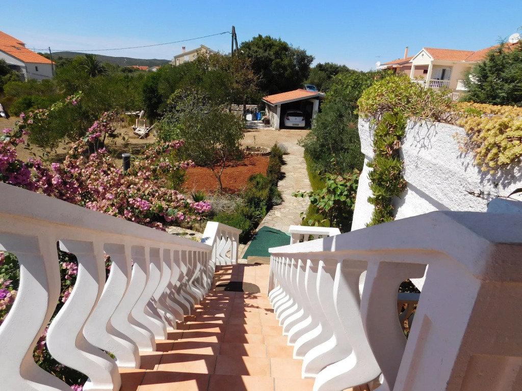 Studio apartment Lado - 230 m from sea: SA3 Muline, Island Ugljan