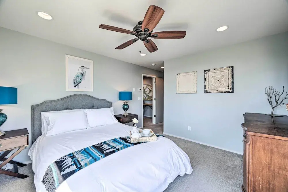 Canal & Mtn Views: Pet-friendly Seattle Retreat