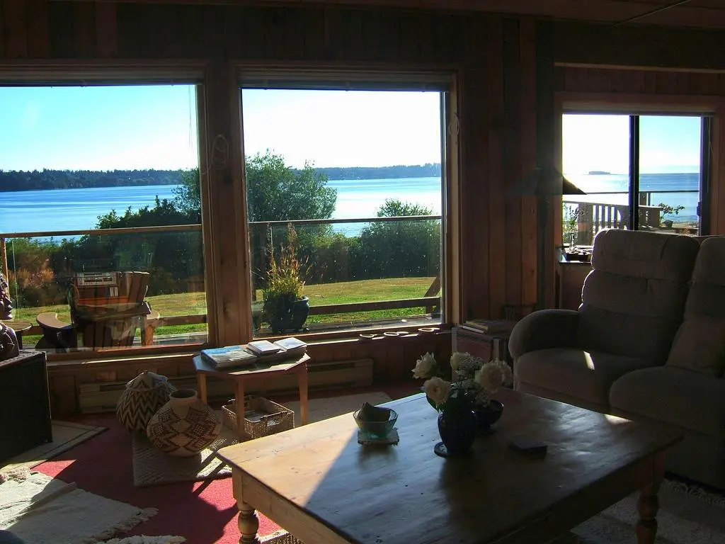 The Beach House Bed & Breakfast