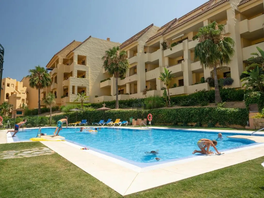 2199-Apt with terrace and pools