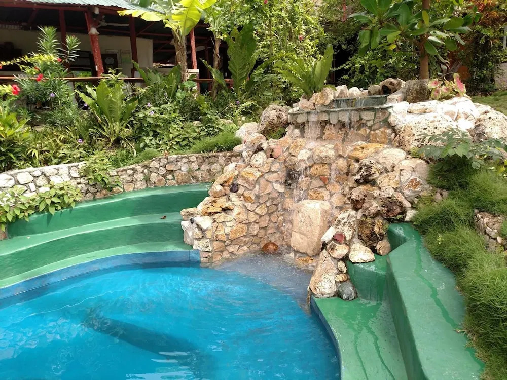 Zapote Tree Inn