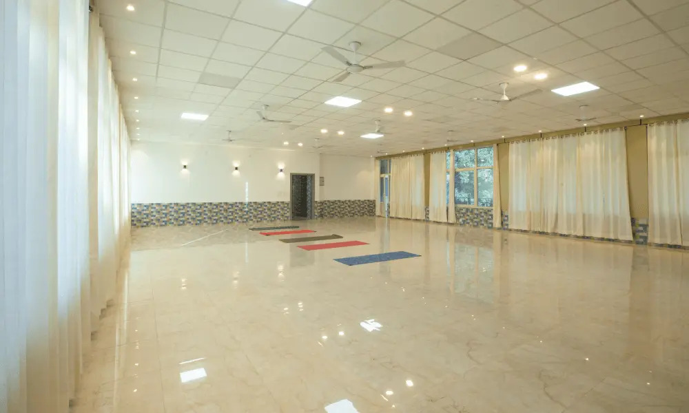 Hotel Gangotri Plaza