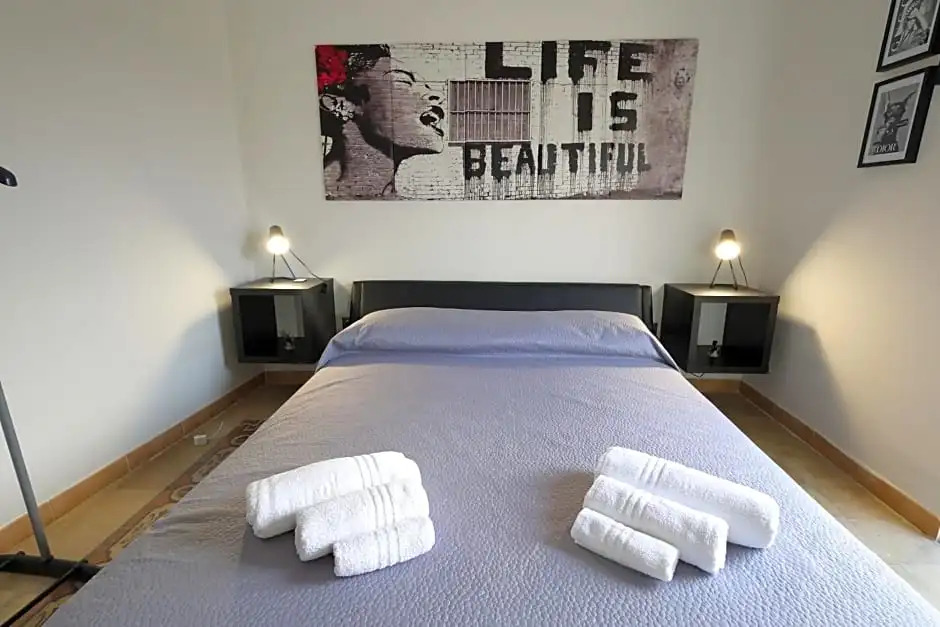 Dal Commediante Apartment and Room