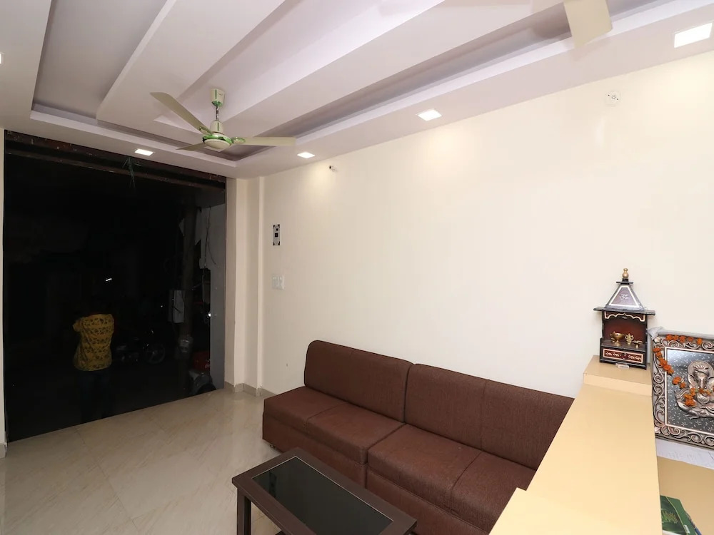 OYO 14825 Hotel Siddheshwar
