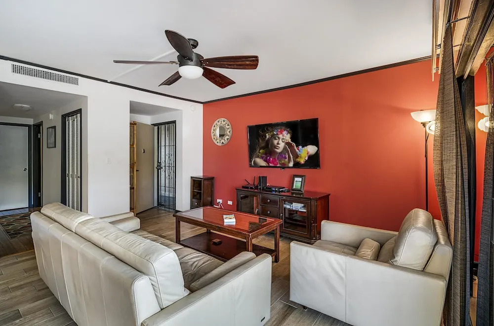 Kona Plaza 112 - 2 Br Condo