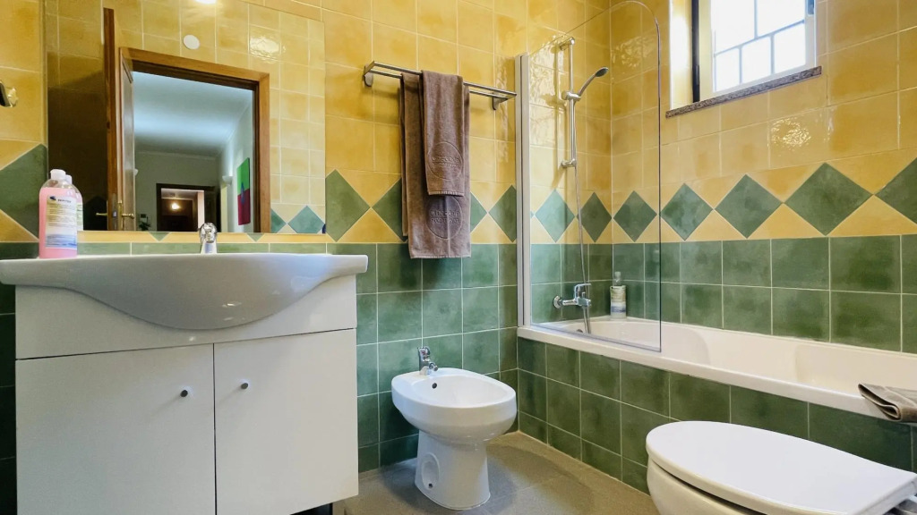Bicos 303 by Check-in Portugal