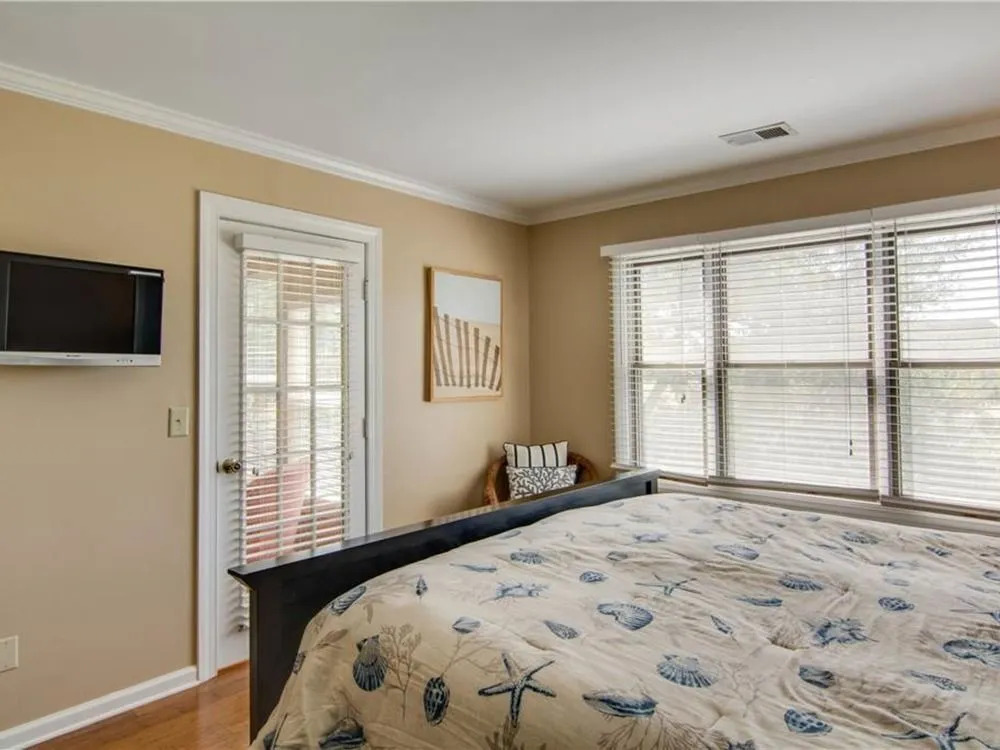 Bay Pointe 2137 by RedAwning