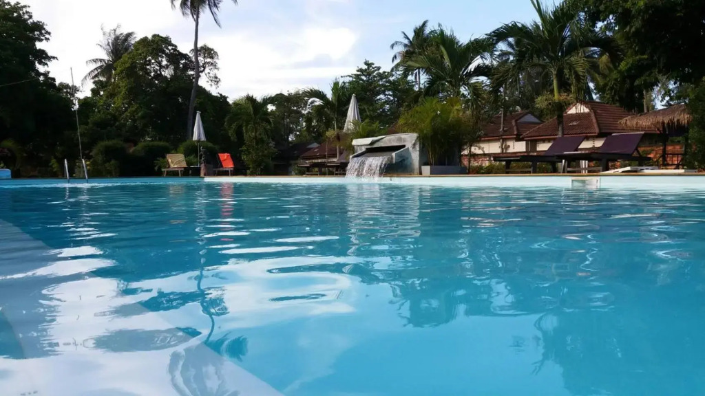 Lanta Long Beach Hostel