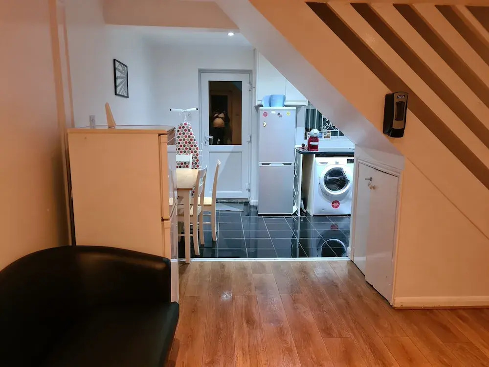 4br-2ensuite-10mincentrallondon-sleeps11-parking