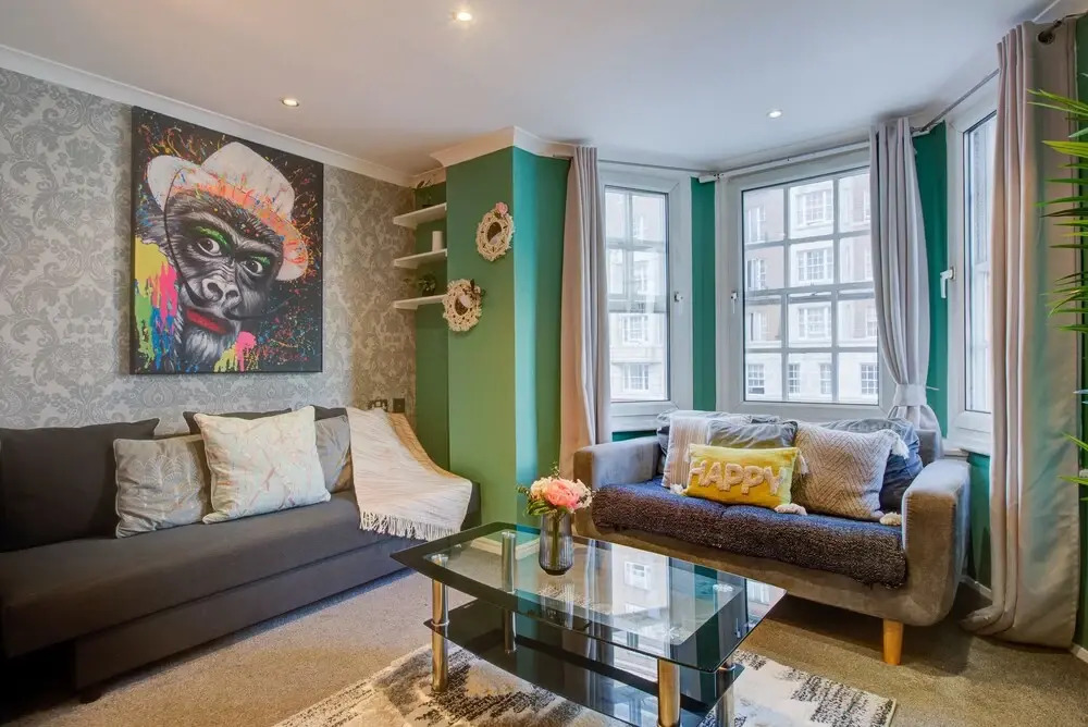 2-bedroom Private Independent Flat- Central London