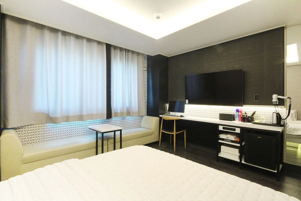 Hotel Myeongji
