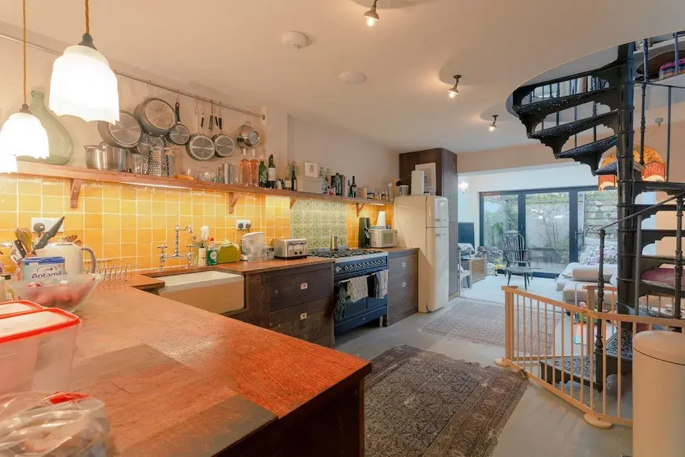3 Bedroom House With Garden in London Fields