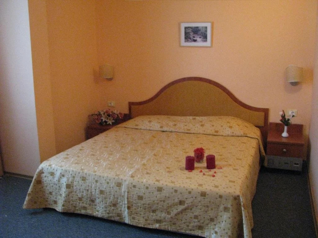 Terra Europe Brontes Hotel