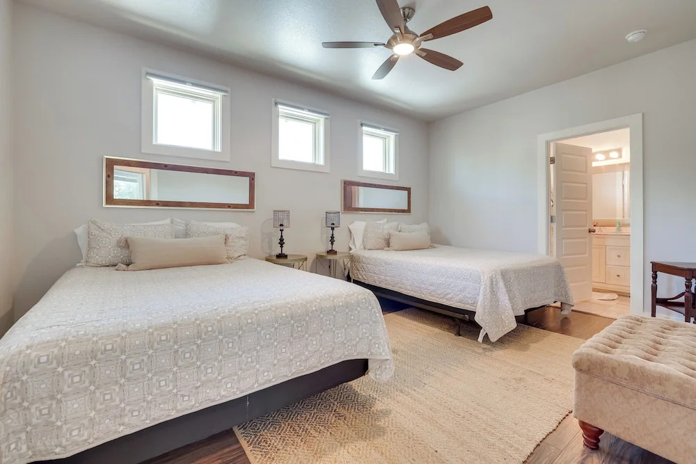 Modern Home < 1 Mi to Dwtn San Antonio & Riverwalk