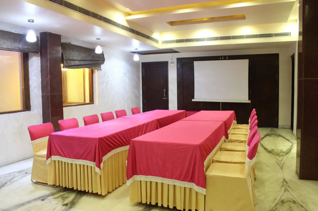 Hotel Leela Grande