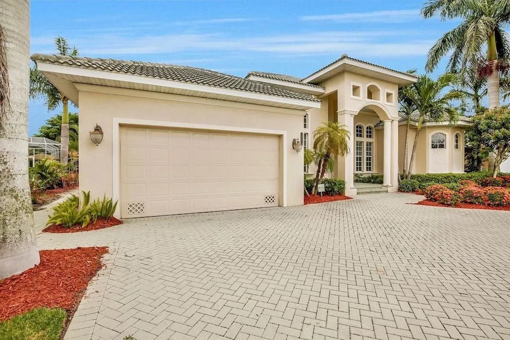 SMARCO1255 3 Bedroom Holiday Home by Marco Naples Vacation Homes