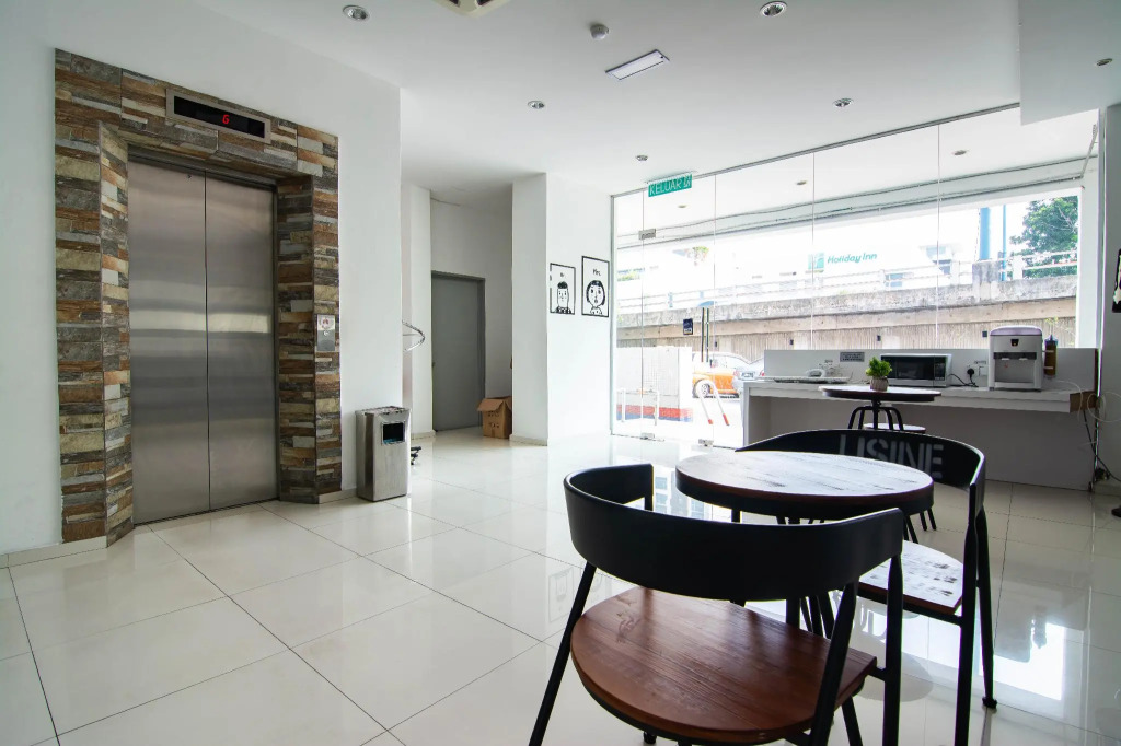 Hotel Zamburger Plaza Mahkota