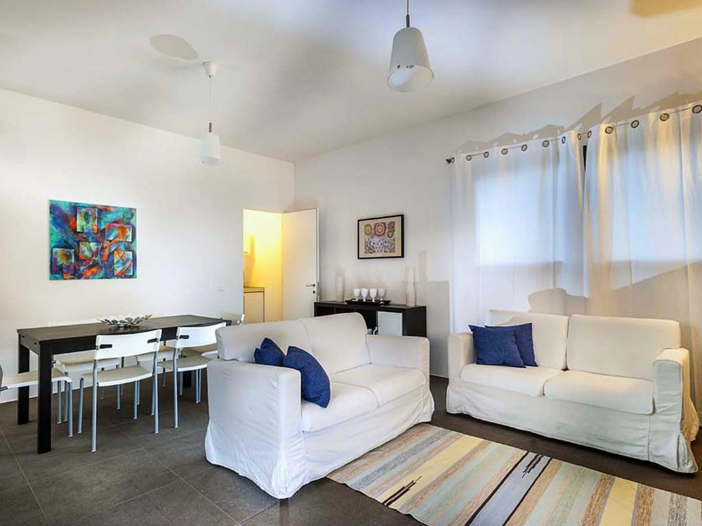 New villa at 300m from the sea with very big garden and a barbecue
