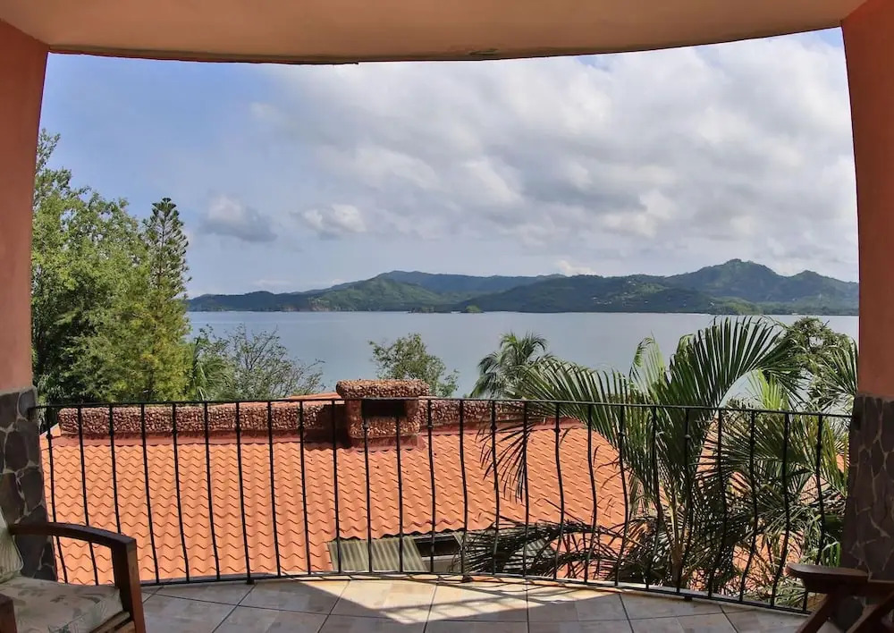 Oceanview Studio Apartment with Community Pool & Views of Flamingo Marina