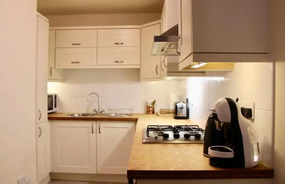 Spacious 2 Bedroom Flat Near Edinburgh New Town