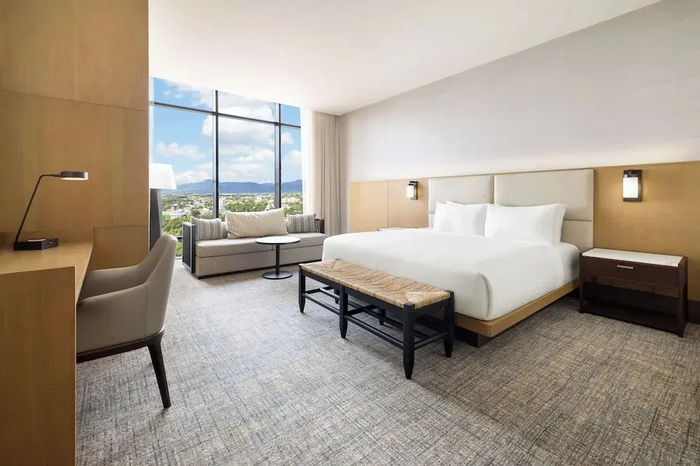 Hotel Santiago, Curio Collection By Hilton