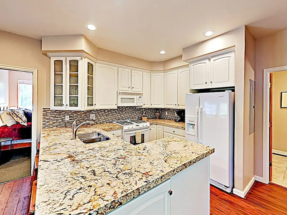 New Listing! Main Street : Private Hot Tub 3 Bedroom Home