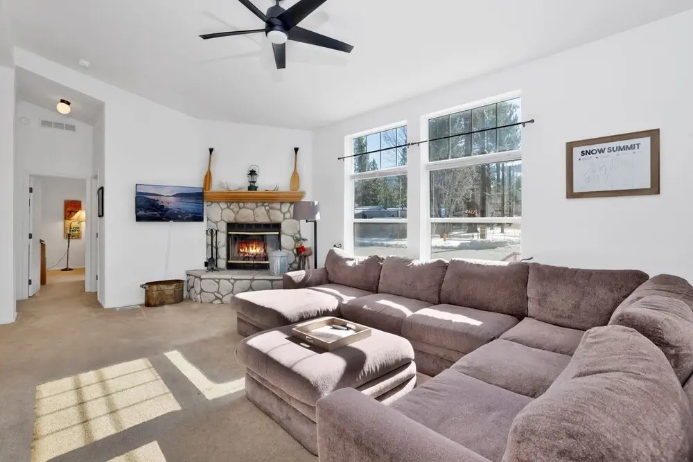 2240-summit View Lodge 3 Bedroom Home by Redawning