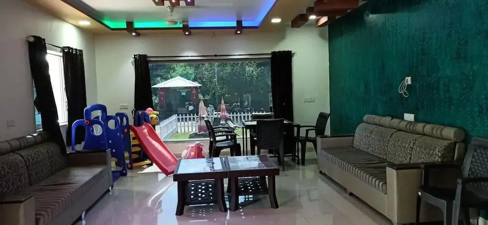 OYO 75800 The Royal Mini Resort