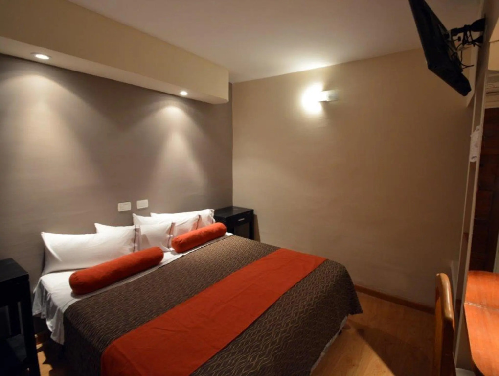 Piazza Hotel