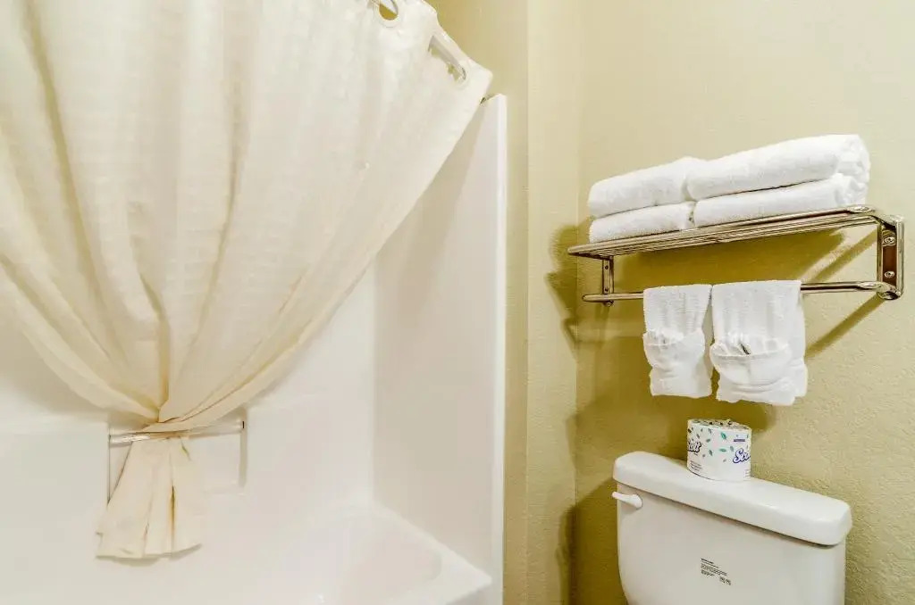 Cobblestone Hotel and Suites - Jefferson