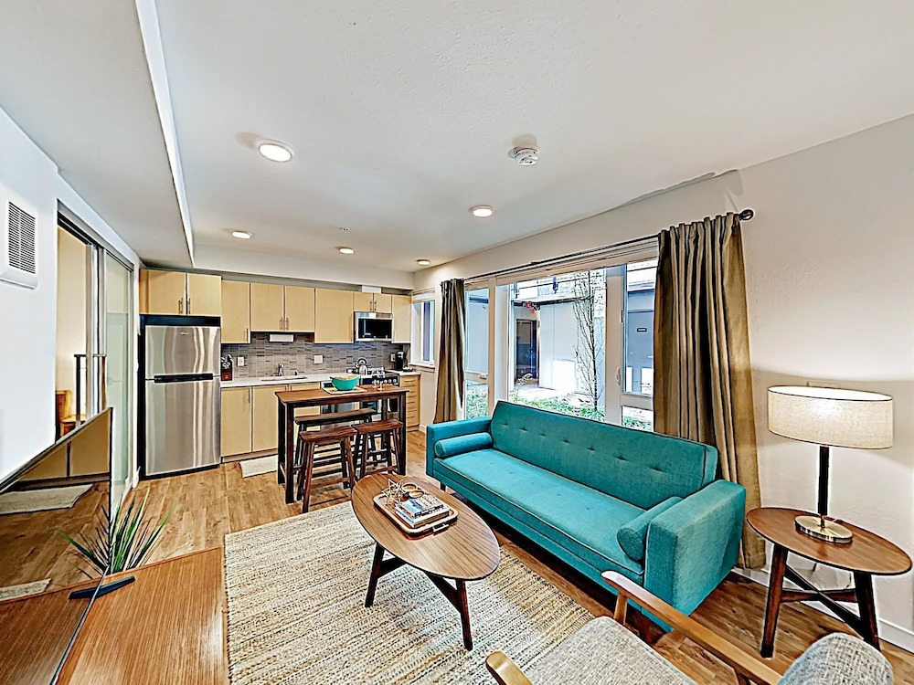 New Listing! Chic Capitol Hill W/ Courtyards 1 Bedroom Condo