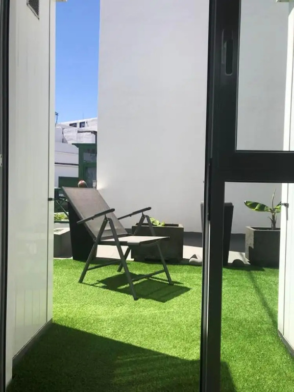Apartment with 2 Bedrooms in Arrieta, with Furnished Terrace And Wifi - 300 M From the Beach
