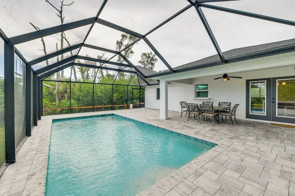 3 Mi to Public Beach: Port Charlotte Getaway!