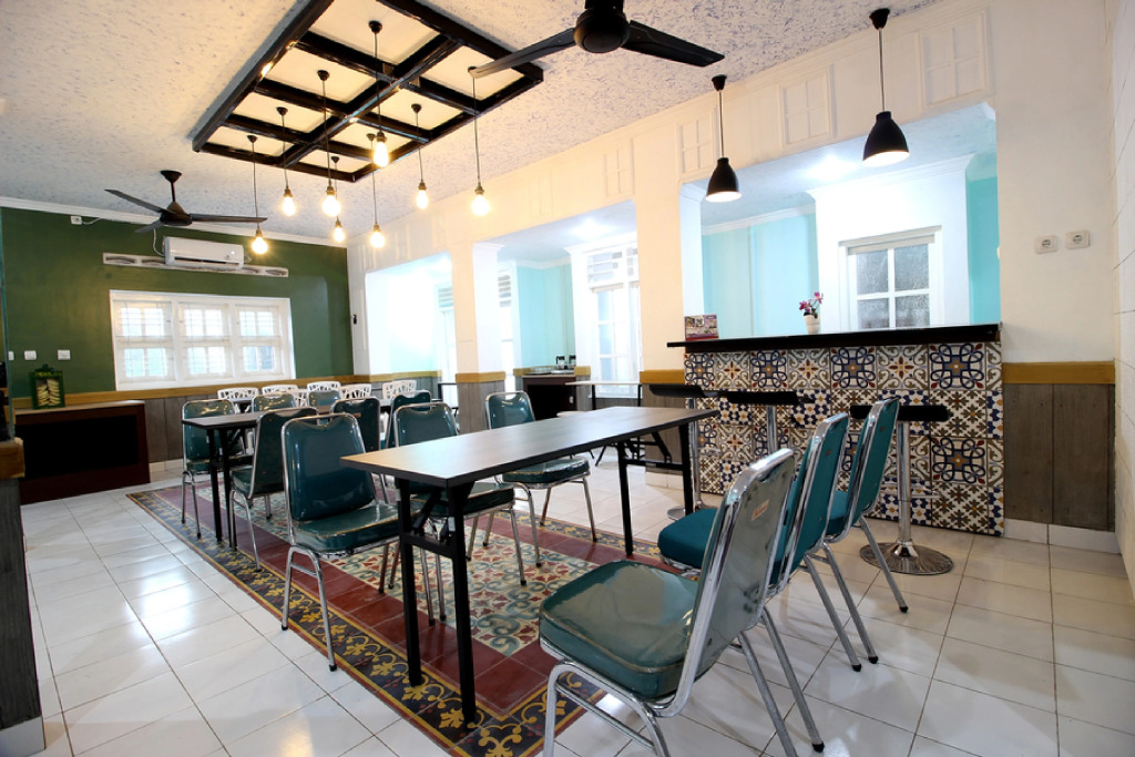 RedDoorz Plus Syariah near Lempuyangan Station 3