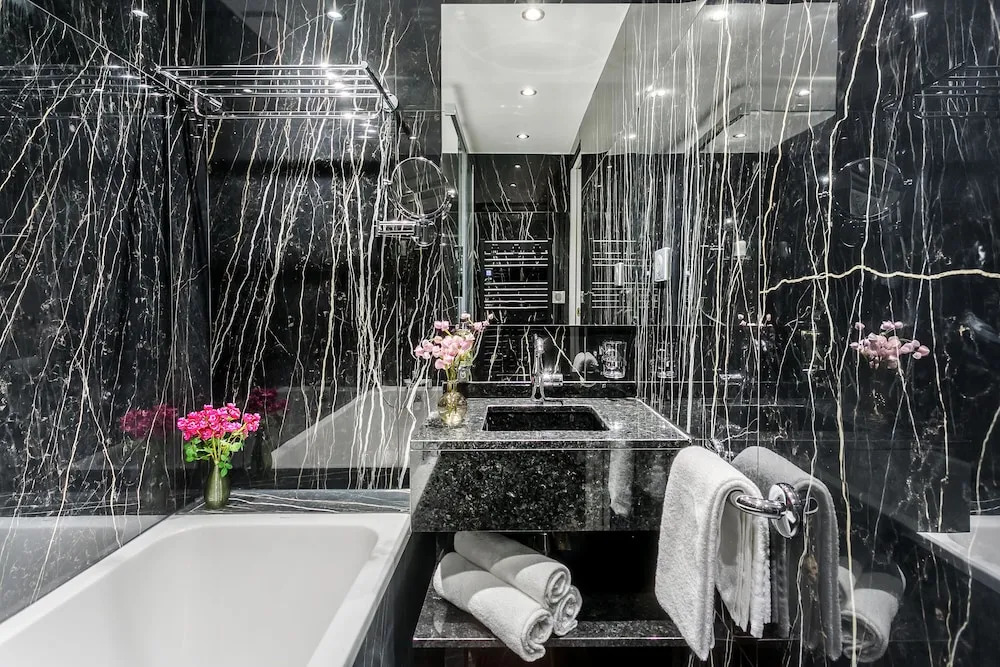 Luxury 3 Bedroom 2 Bathroom Palace Apartment - AC - Louvre