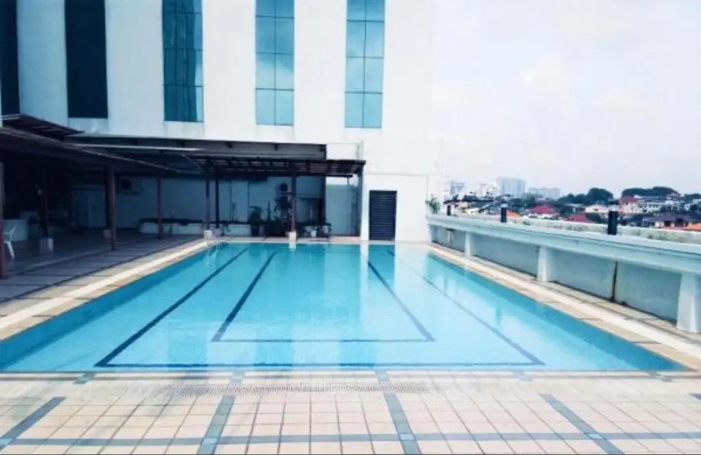 Crystal Crown Hotel JB