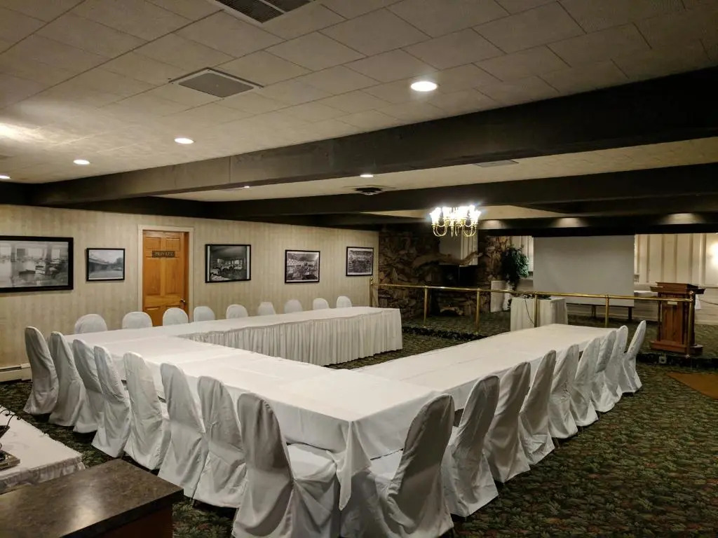 Terrace Bay Hotel - Lakefront