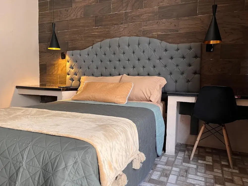 The Black Tree Hotel Boutique