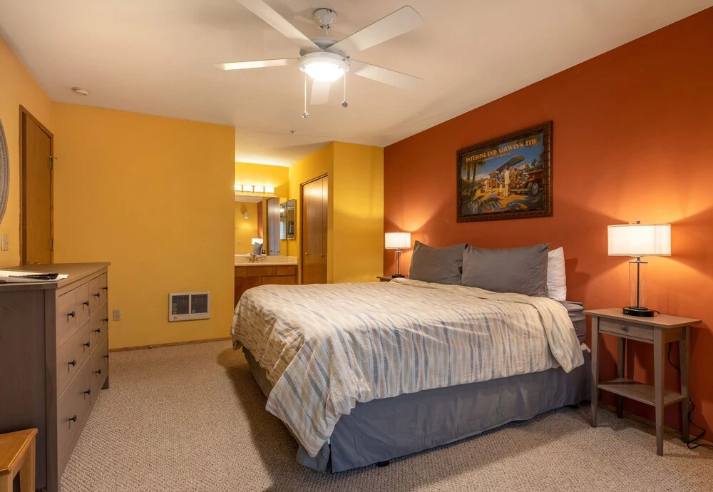 15 Lodge Condo with Hood River Bridge View by RedAwning