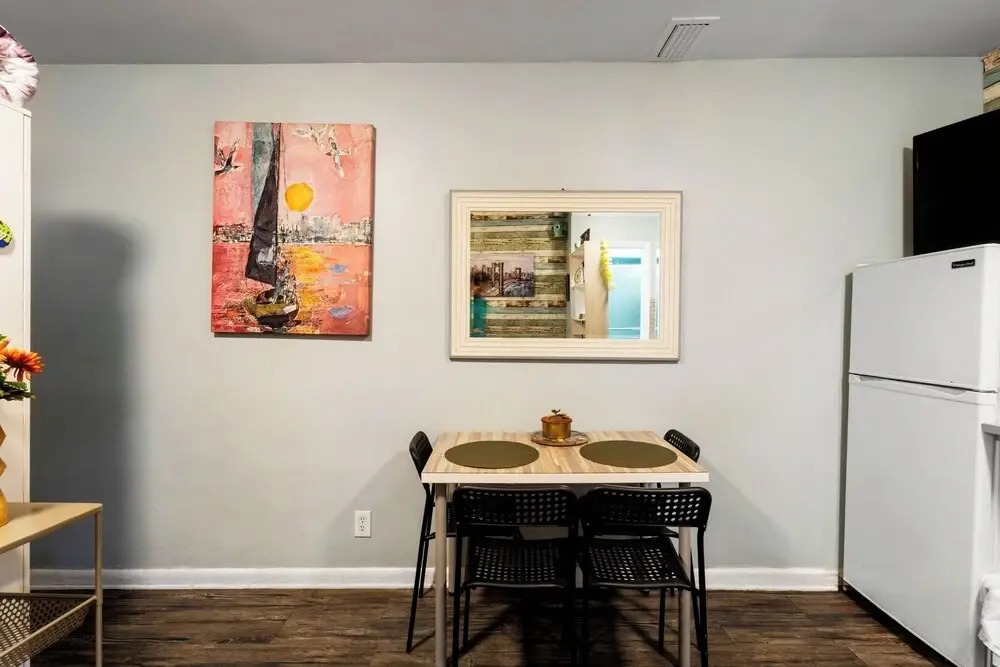 Hollywood 1BR Near Beach & Dining
