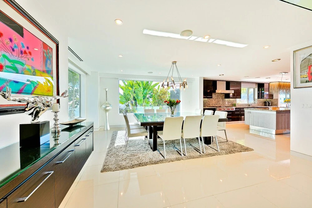 Hollywood Estate With Stunning Views