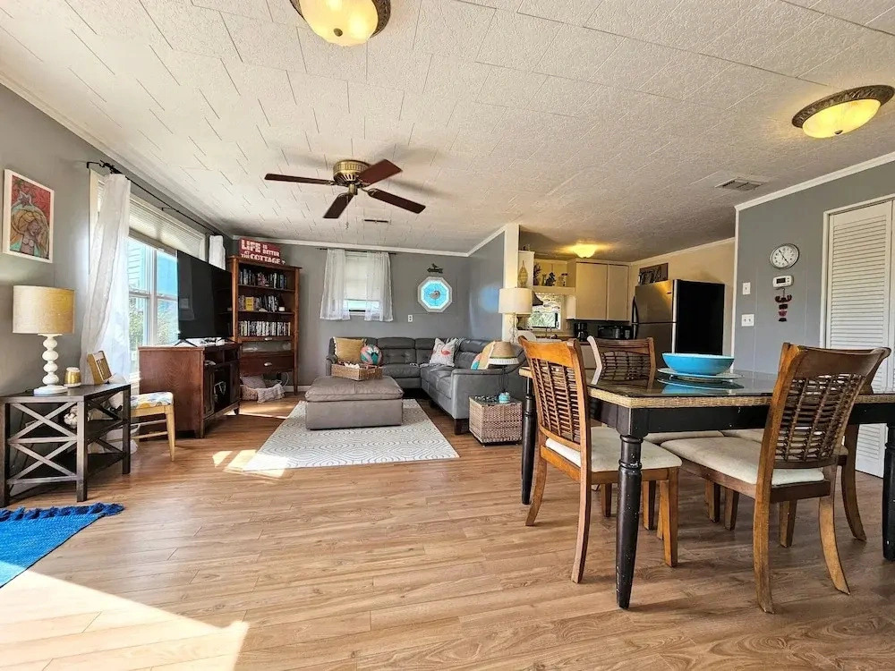 Private House Walk to the Beach & Parks! Large Decks, Family Vacation! Hammock Beach