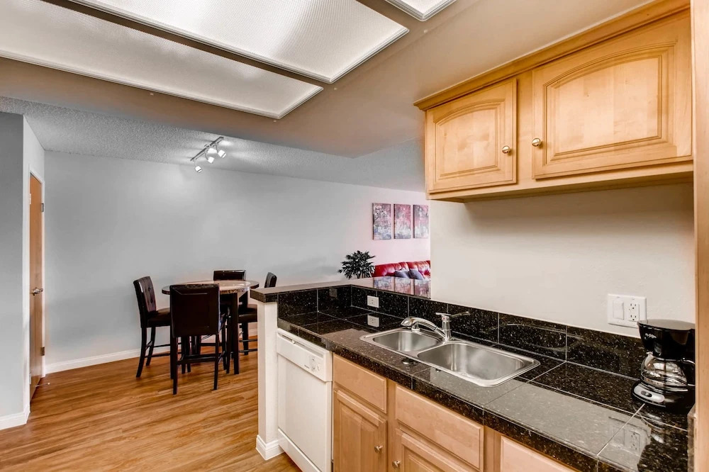 Amazing 1 BR in the Heart of Gaslamp