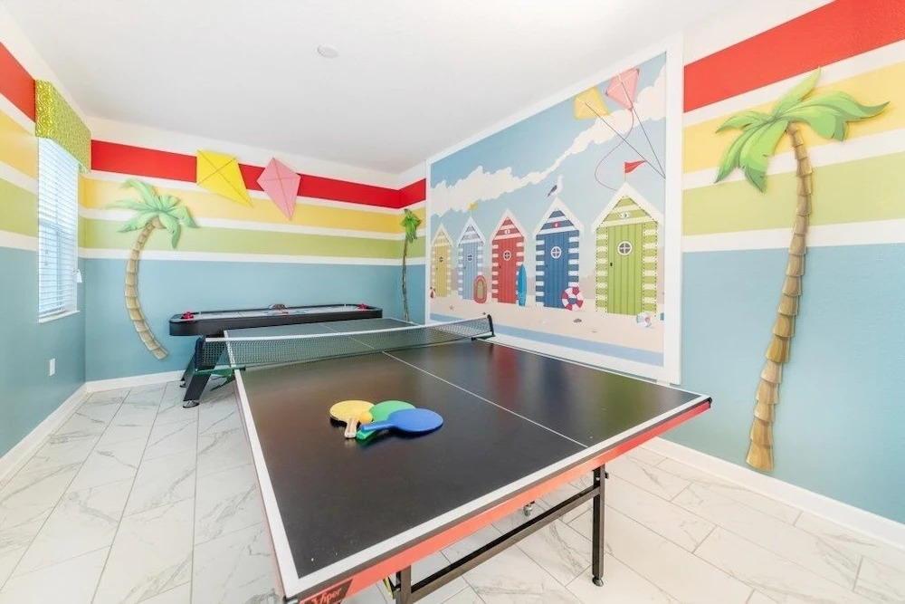 Boutique Styled 6-bed 6-bath home Pool/Spa! home