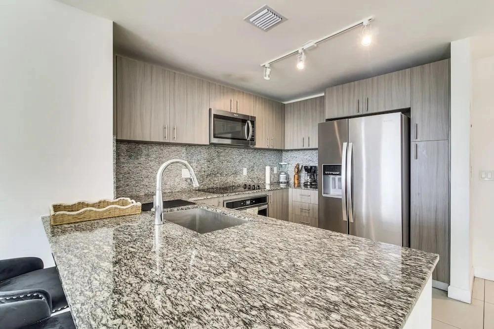 Steps to Dtwn Doral Park: Modern Group Retreat