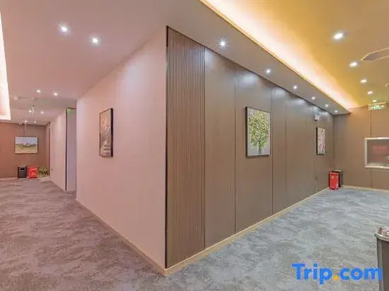 Qianxi Hotel (Xinzheng Airport Yukang New City)