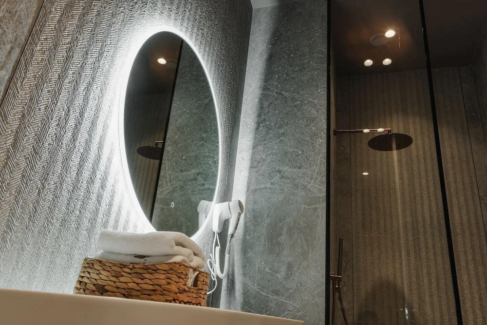 Zins Luxury Apartment 02