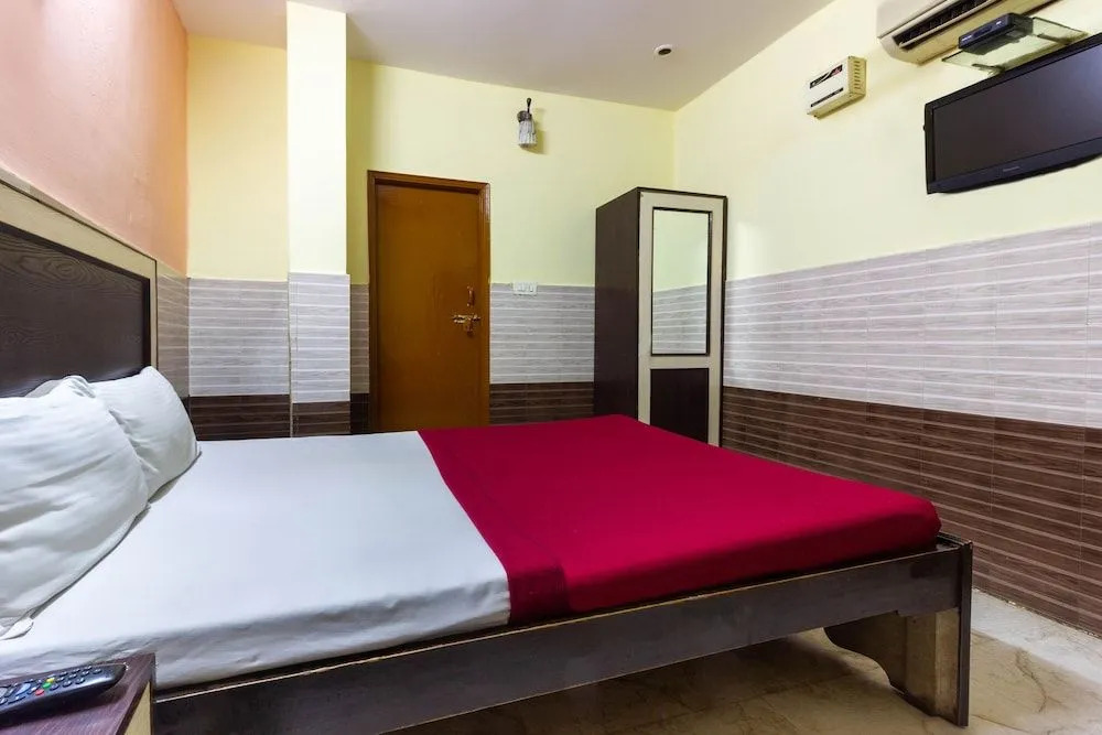 Spot On 46066 Hotel Azizia Residency